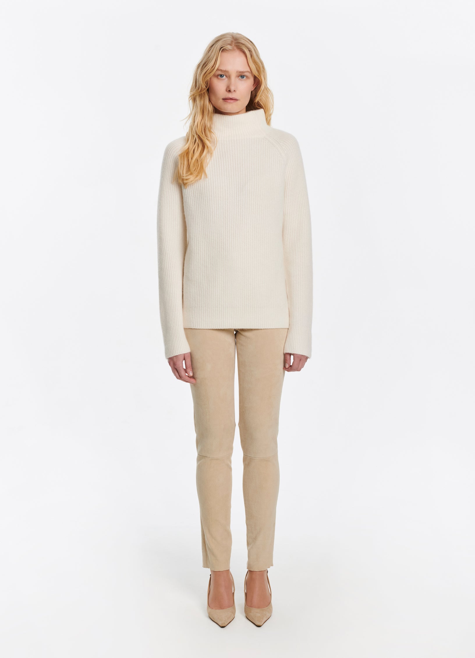 SCHOENBACH signature stretch-suede leggings in beige, front view