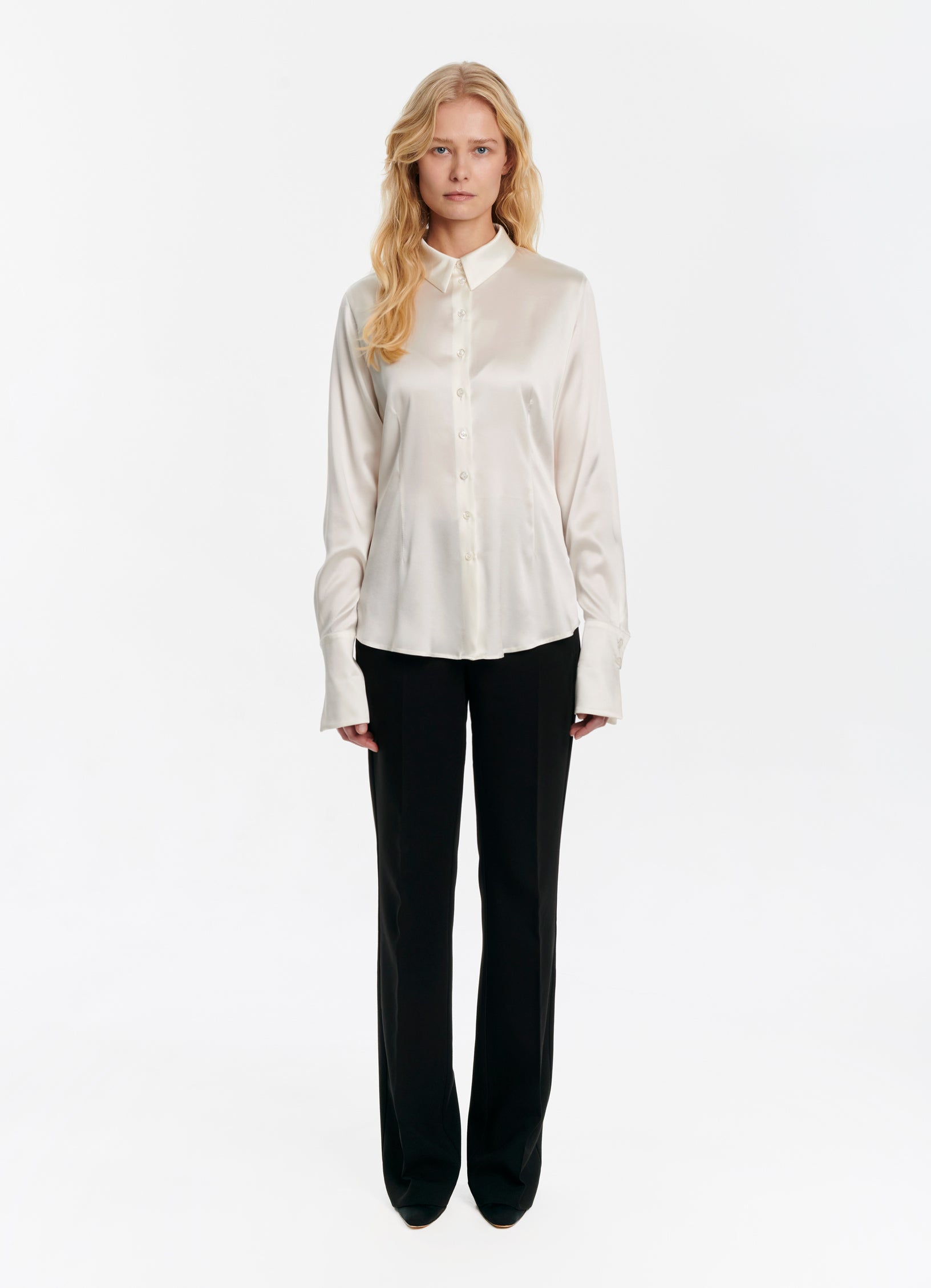 SCHOENBACH silk blouse in white, front view