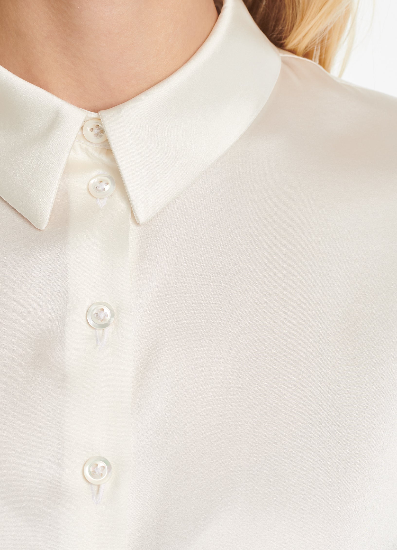 SCHOENBACH silk blouse in white, collar and button detail