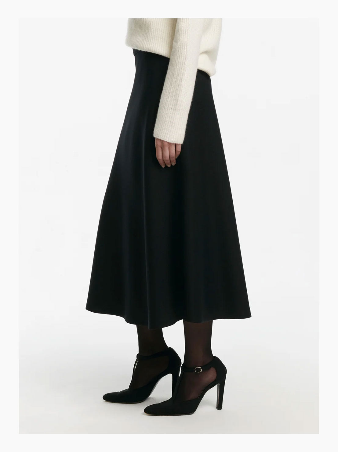 Wool midi skirt in black with black heels